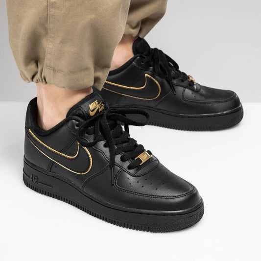 Nike Air Force Preto Dourado