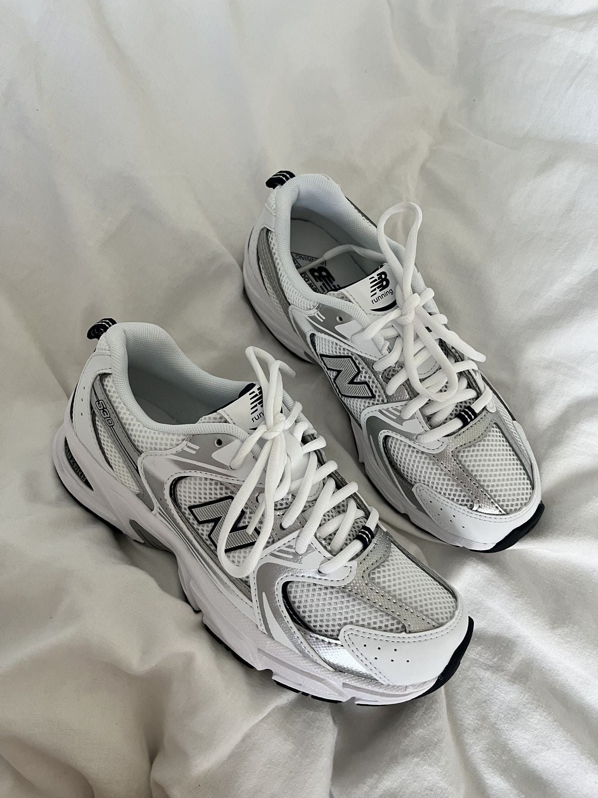New Balance 530 Branco Preto New Balance 530 Branco Preto